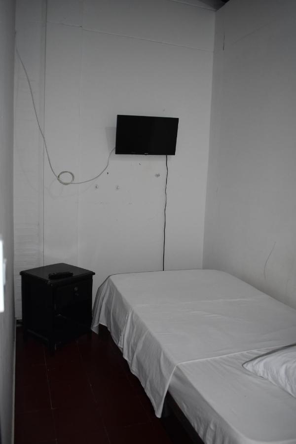Esmed Hostel Medellín Esterno foto