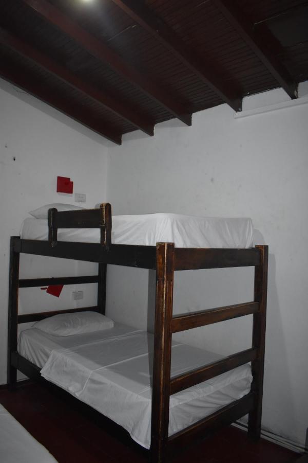 Esmed Hostel Medellín Esterno foto