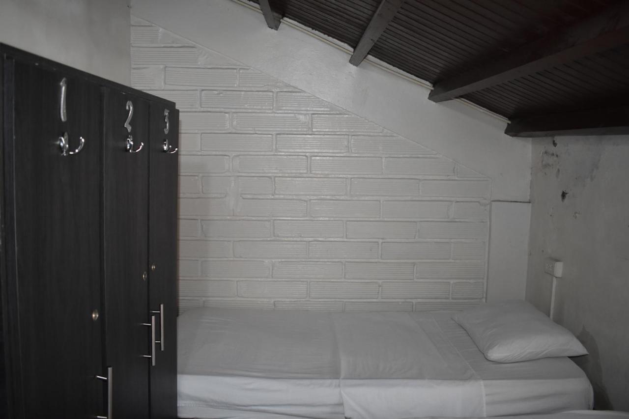 Esmed Hostel Medellín Esterno foto
