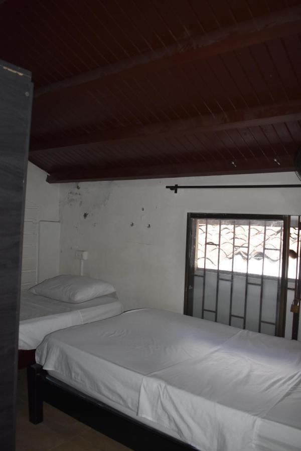 Esmed Hostel Medellín Esterno foto