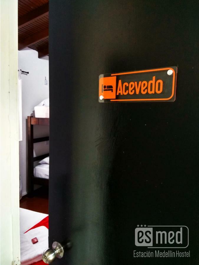 Esmed Hostel Medellín Esterno foto